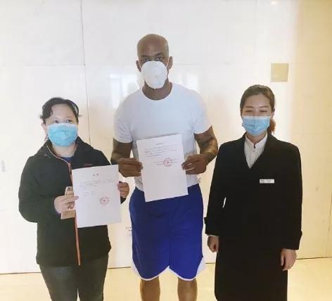 马布里给家乡买口罩,给马布里捐助50w