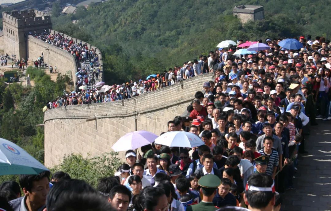 奥莱年终大促nikeadidas全场1折起,奥莱和adidas