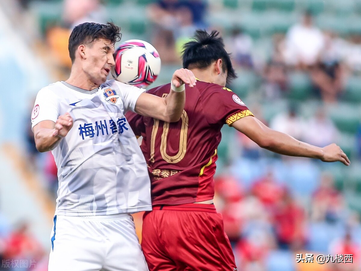 中国足球比赛裁判被打名场面,中国足球最惹争议的判罚