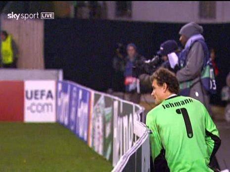 足球场上最尴尬的场面,足球场上的尴尬搞笑事