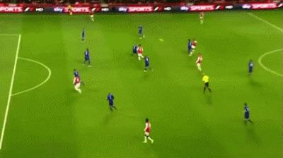 c罗范佩西亨利谁有过凌空抽射,范佩西不停球凌空抽射是哪场比赛