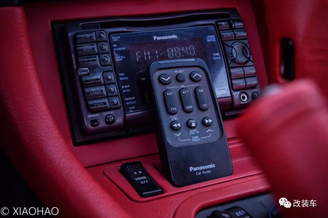 三菱3000gt跑车敞篷版,30万买一台30年前的三菱3000gt