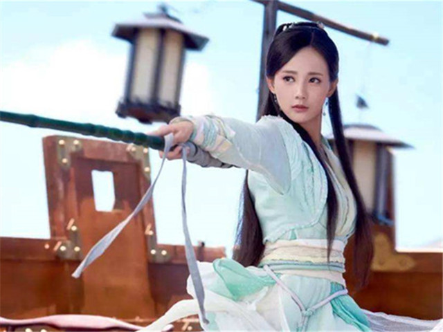 金庸对黄蓉武功描述,黄蓉打得过金轮吗