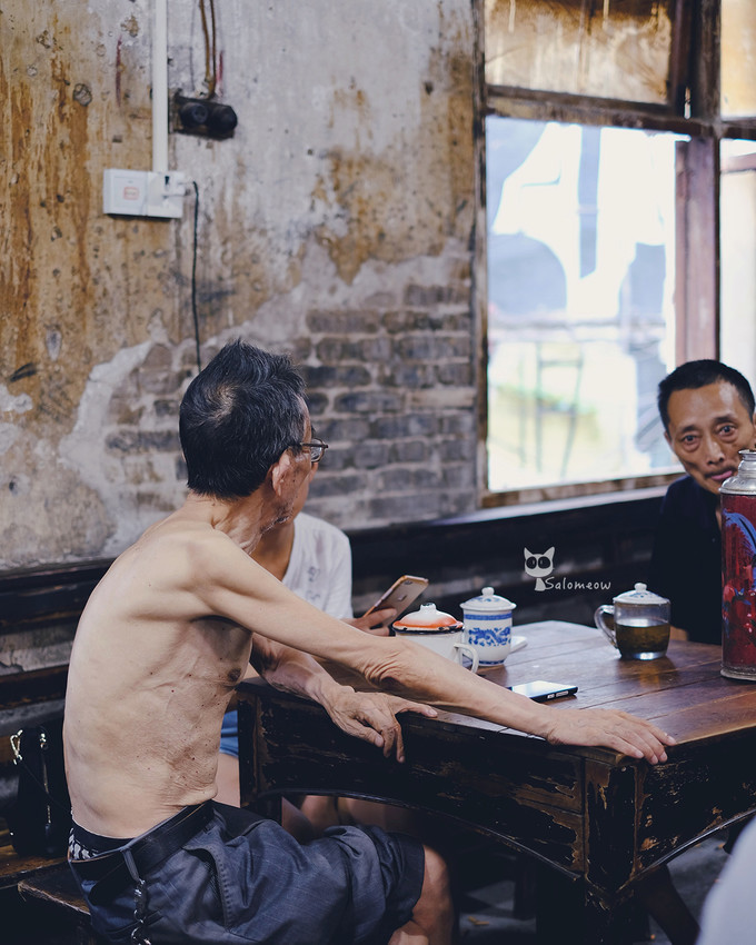 藏于山隐于巷，重庆日夜里的另一番江湖