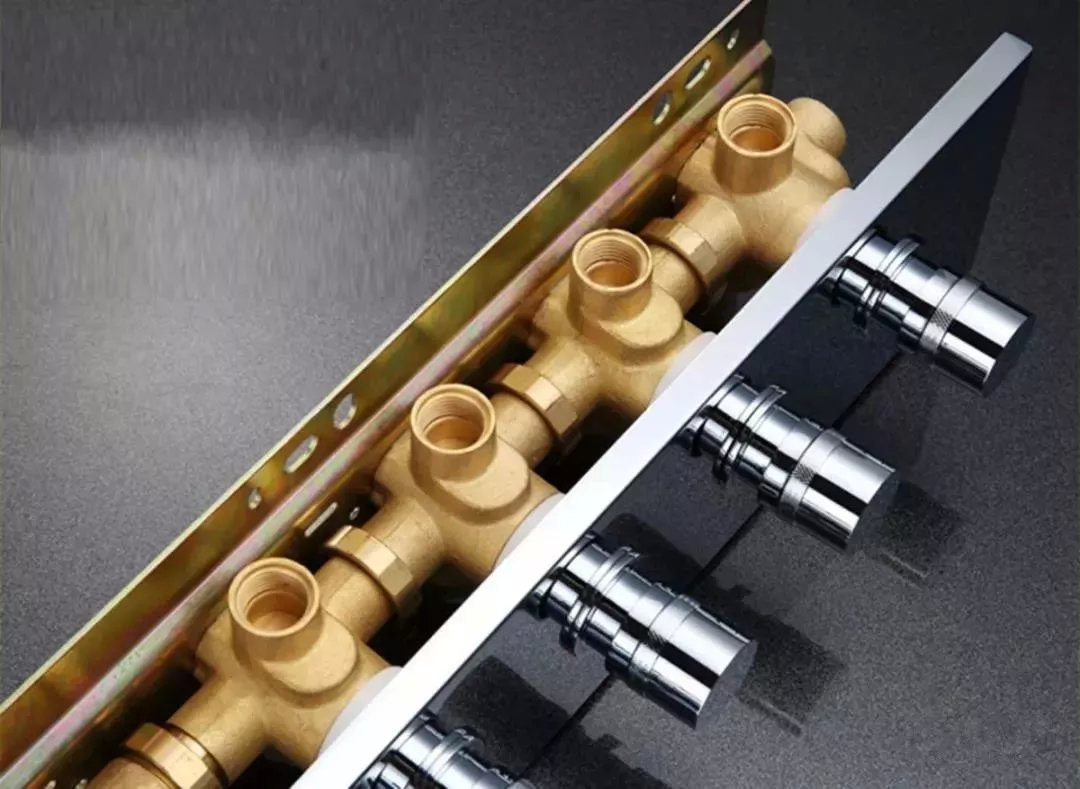 美观实用花洒,花洒入墙式暗装好还是明装好