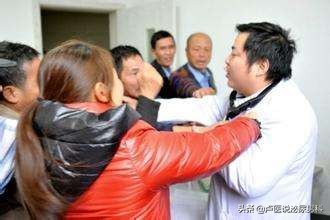 结石从肾掉入到膀胱了,结石到尿道了有什么反应