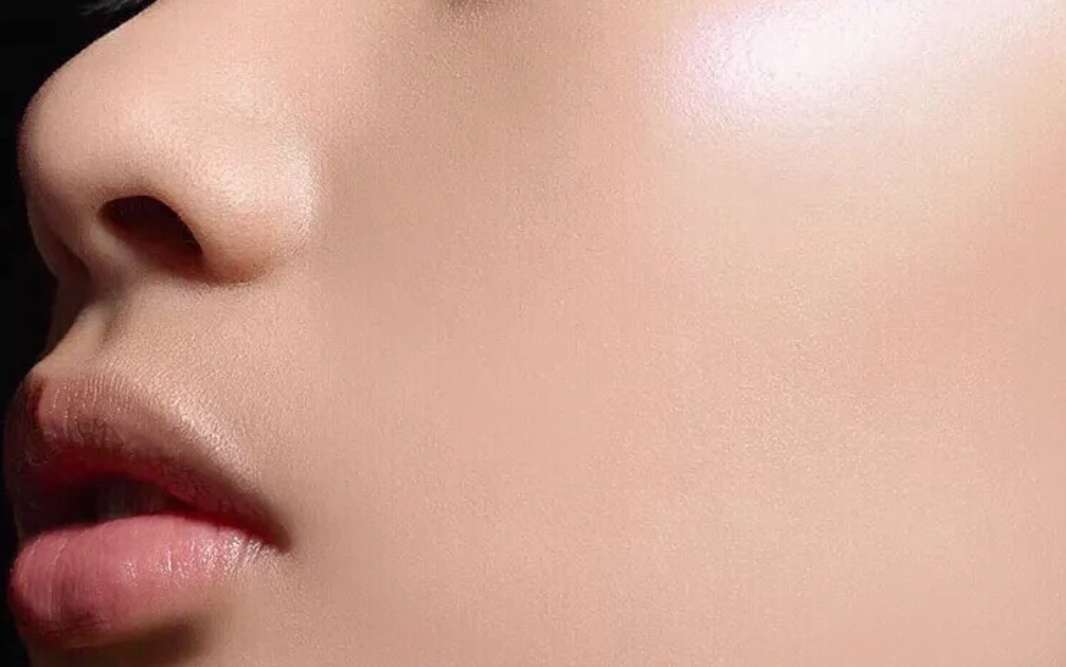 妆前乳和粉底液有什么好用的吗,妆前乳和粉底液哪个必须用遮瑕液