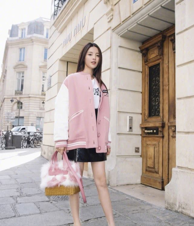 杨超越时尚服装仙气,杨超越可爱风穿搭