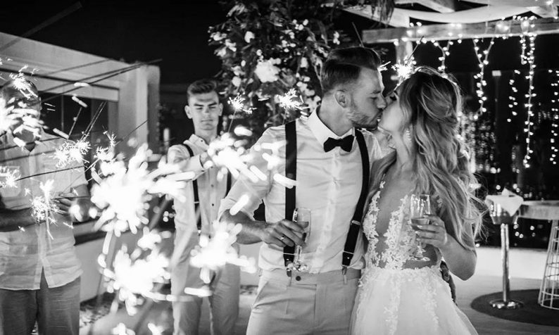 小型婚礼互动,婚礼上如何增强互动