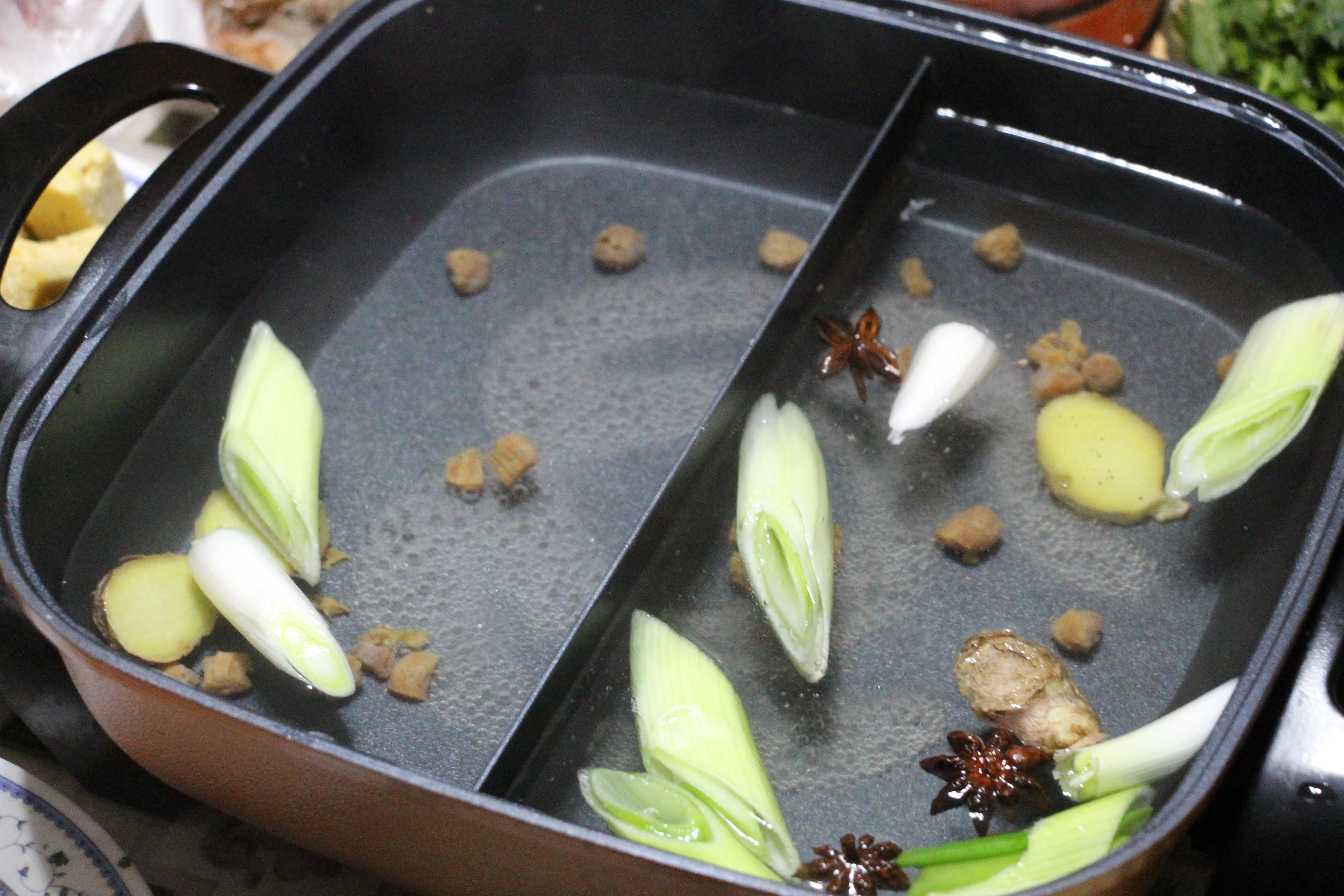 椰子火锅的正宗做法,椰子火锅清汤的做法