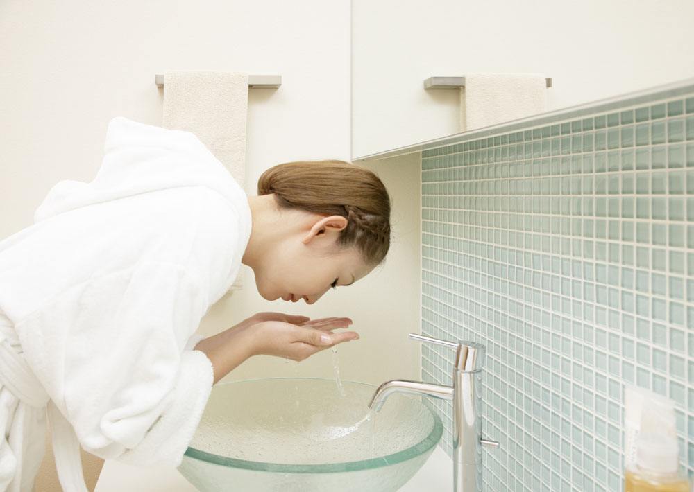 冬季空调制热干燥怎么办,冬天用空调取暖空气干燥怎么处理