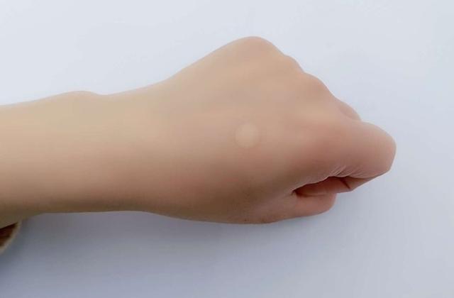 诺伊维尔多肽玻尿酸精华液测评,澳芙玻尿酸保湿精华液测评