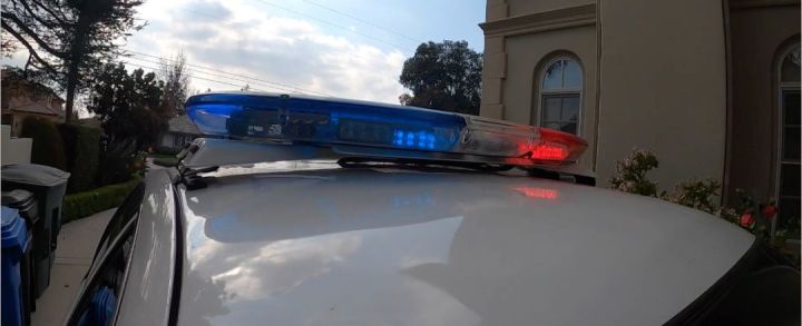 中国小伙在美国开警车,中国小伙国外开中国警车