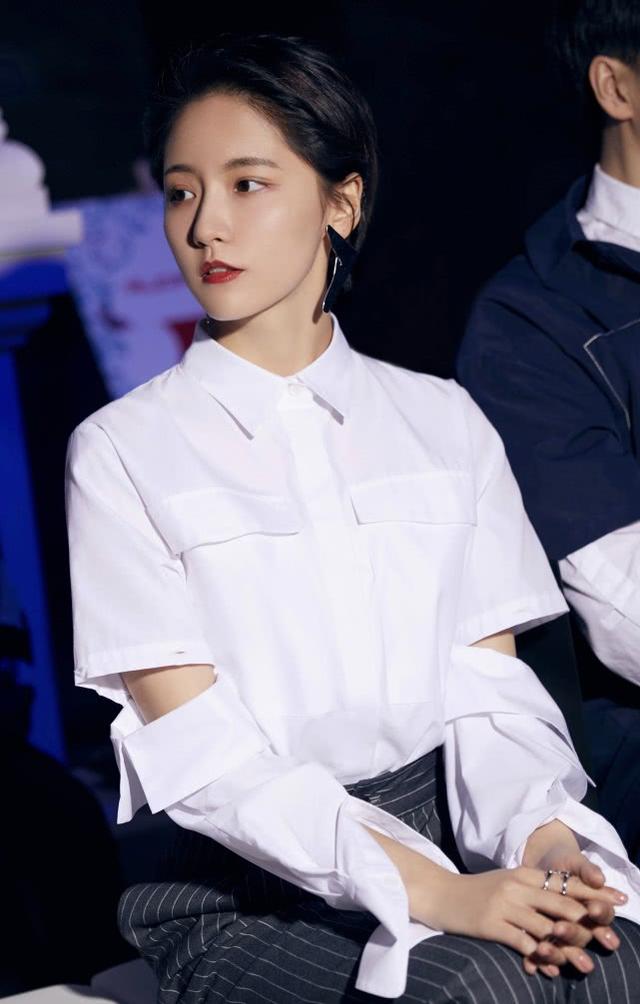 爱情公寓5里出现过什么鞋,爱情公寓里面的球鞋