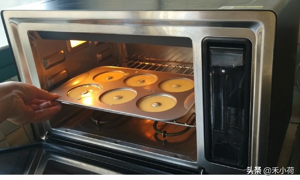 制作懒人快手枣碎小蛋糕,超完美快手戚风蛋糕6寸的做法