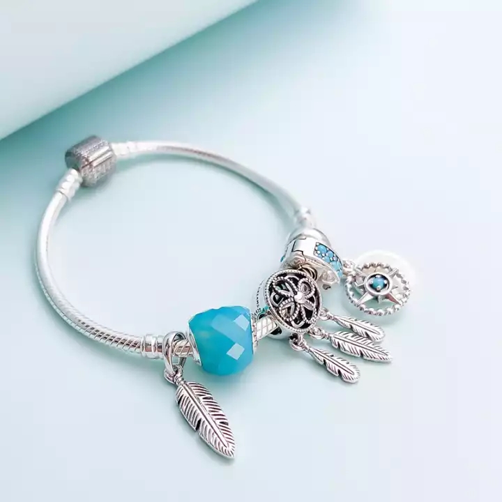 时尚羽毛套装,各大品牌首饰的风格