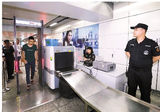 地铁站务员辛苦吗,地铁日检工的辛苦