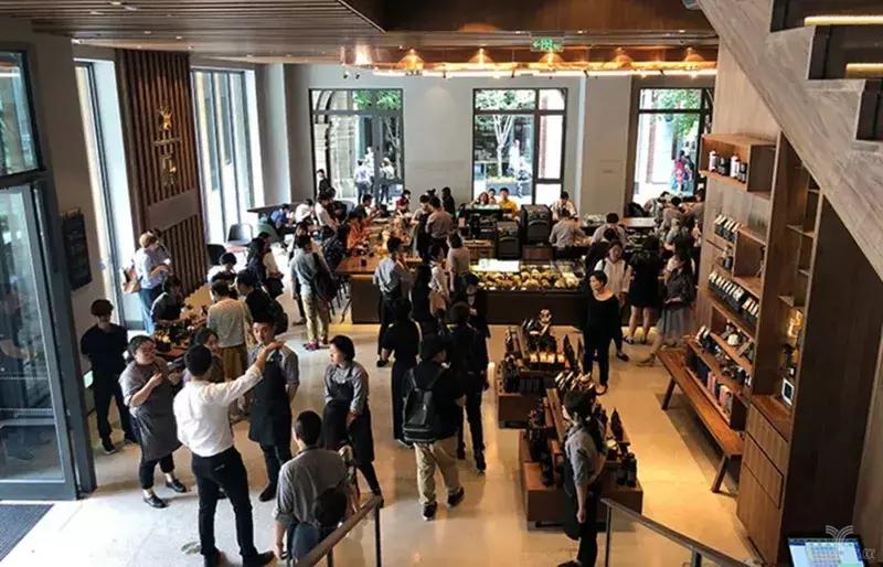 肯德基卖奶茶、王老吉开实体店,干餐饮不变就得“等死”