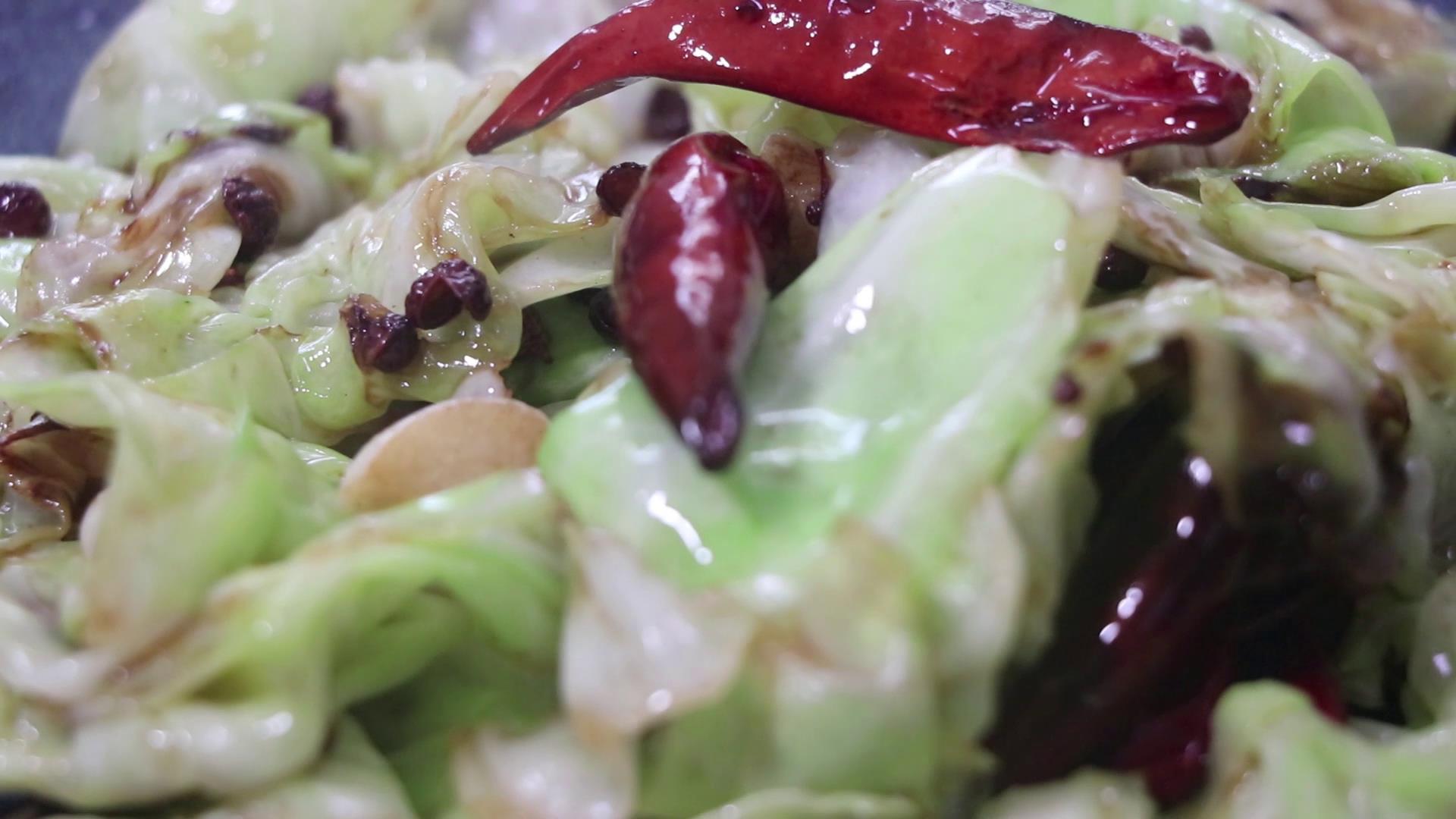 火爆大头菜怎么做又脆又爽口，教你一招，学会了一样好吃