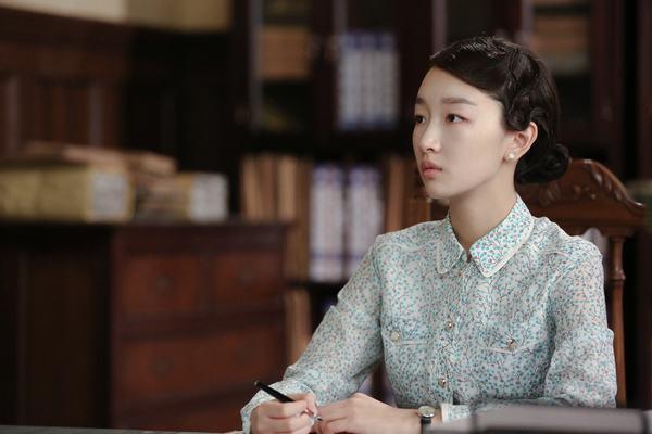 周冬雨出道不到十年拿到六个影后,周冬雨为什么要二夺影后殊荣