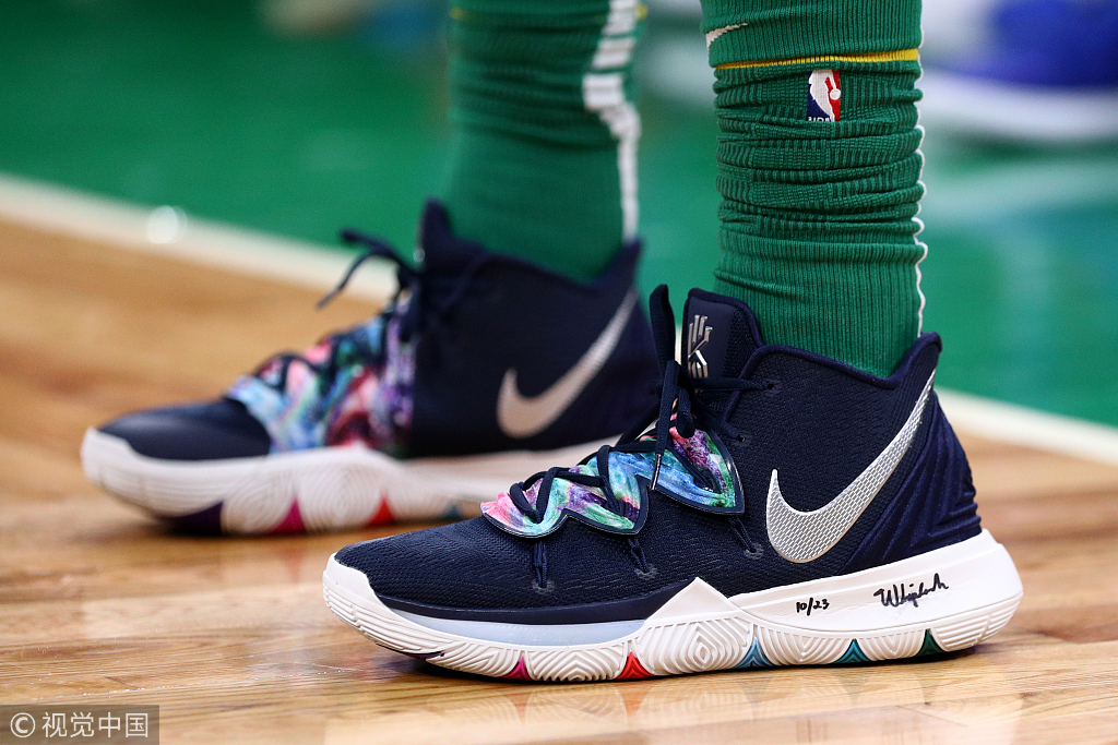 塔克上脚球鞋一览表,nba鞋王塔克赛场球鞋