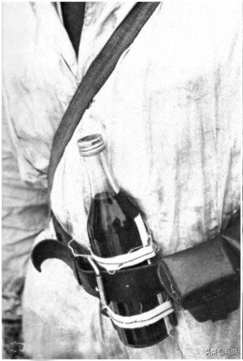 用燃烧瓶烧坦克,军用燃烧瓶炸坦克视频