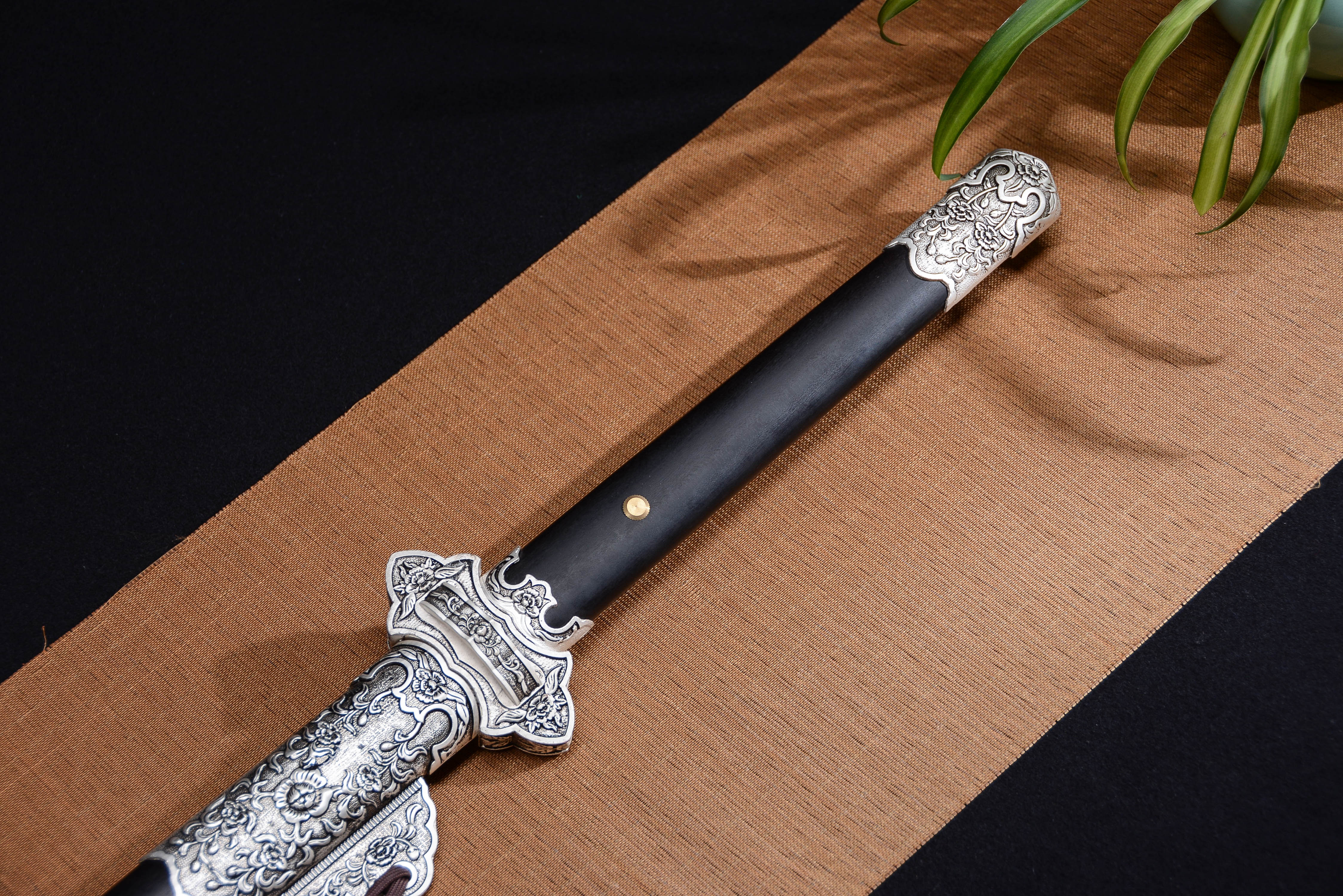 唐刀和日本武士刀有啥区别,scum黑龙唐刀和大马士革唐刀区别