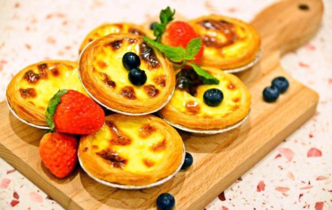 早晨起来脸上油乎乎的怎么回事,早上起来满脸油怎么回事