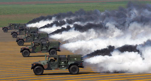 台媒民众谈解放军军演,台湾媒体评论台军