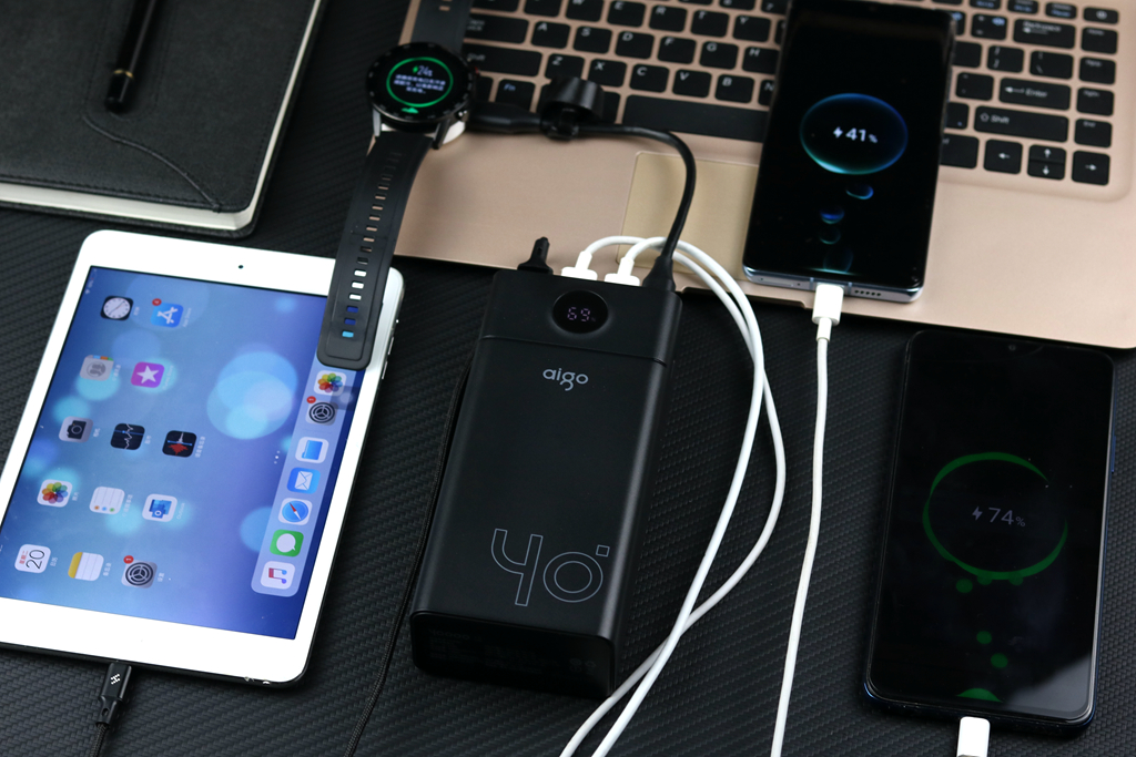 充电宝户外移动电源军用,aigo充电宝v300