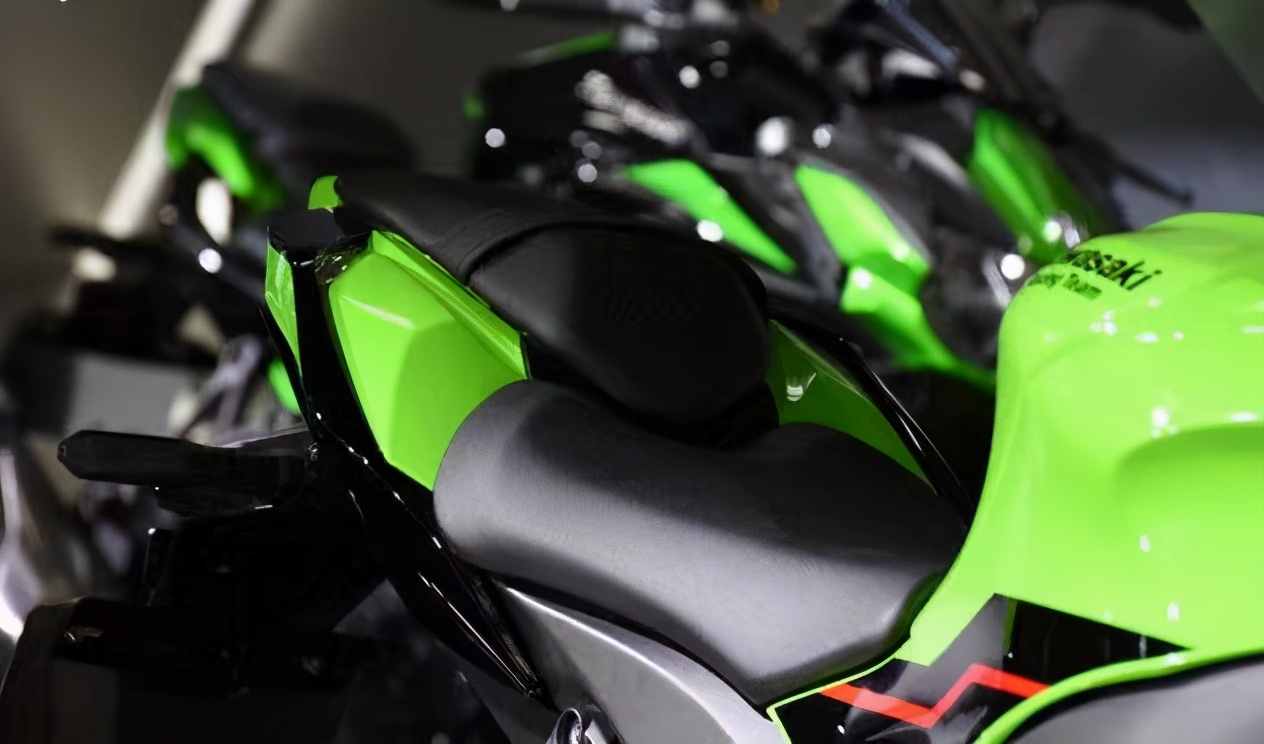 川崎大牛zx10r和zx10rr有什么区别,最新款川崎zx10r摩旅视频