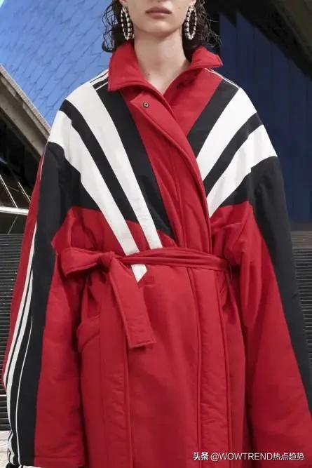 鍜枃鍤煎瓧琛ｆ湇,鍜枃鍤煎瓧2004