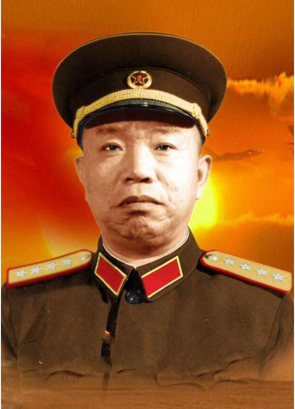 杨炬53岁丧夫，84岁丧子，面对生活不幸，一句“苦啊”令人落泪…