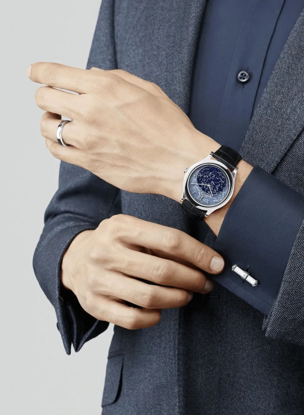 RR·TRENDS|随身携带的腕上星河