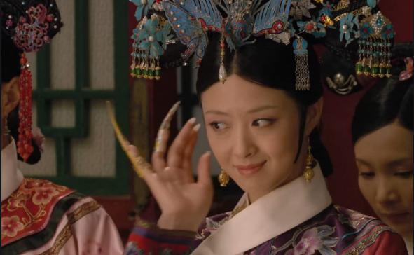 她暗讽姚晨出轨，给粉丝发6万红包，发博拒演“华妃”却被吐槽