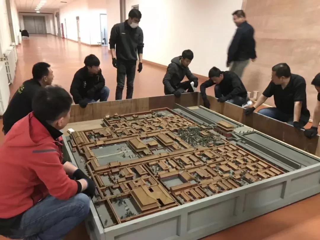 谁敢在故宫“上房揭瓦”？30年练成飞檐走壁，也只有这群大神了