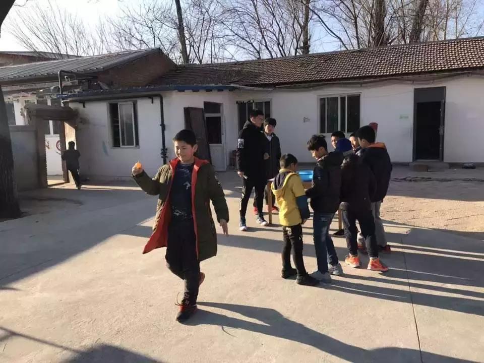 给孩子的第一节动画魔方课,小朋友学的魔方课