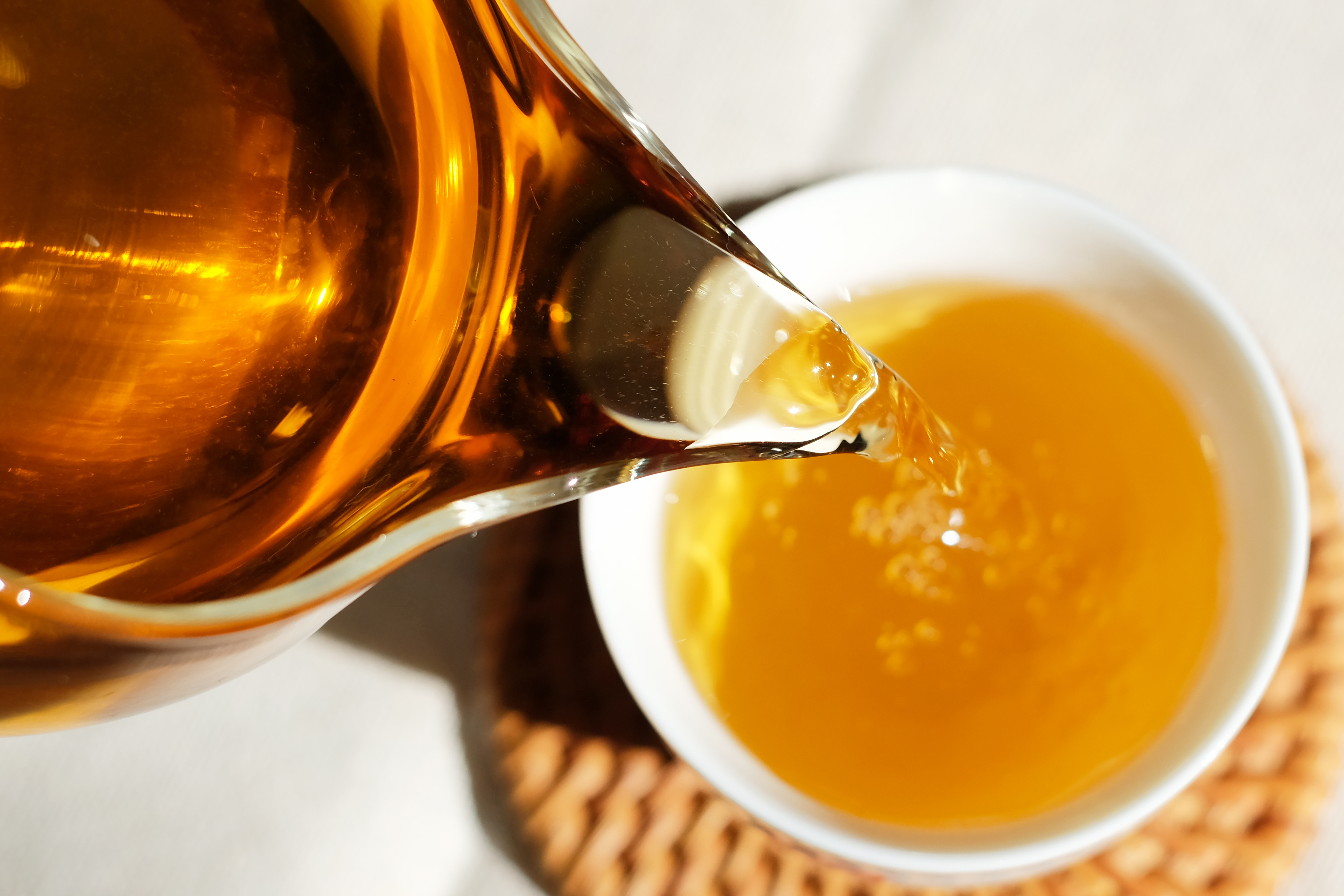 茶汤表面泡泡,茶汤里有泡沫比较多