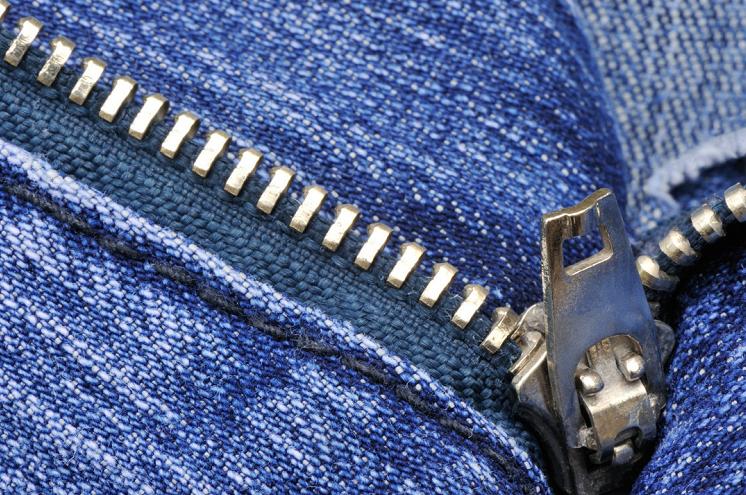 传奇的拉链大王，靠三毛钱生意年赚22亿，产品远销80多个国家