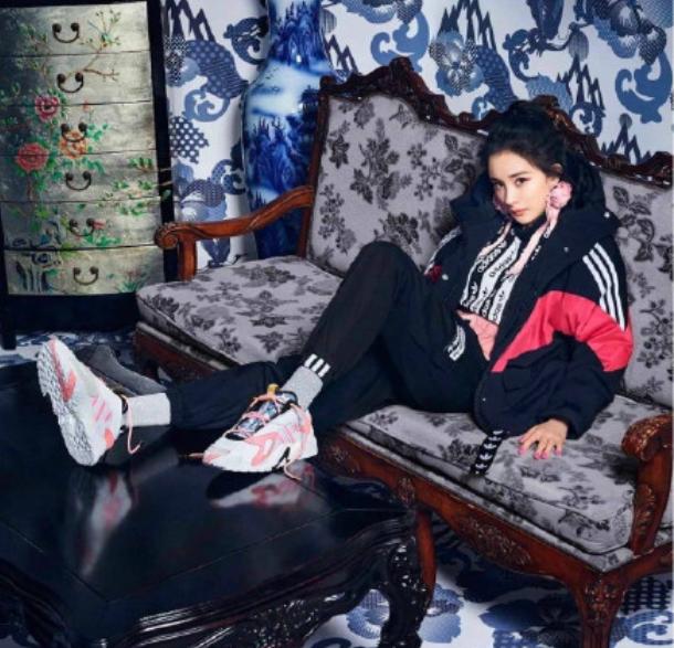 杨幂新代言的是什么品牌衣服,杨幂代言穿搭