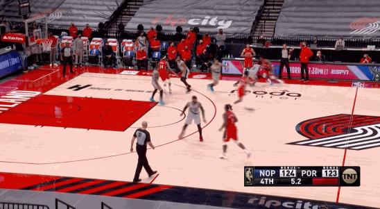 利拉德末节3分,利拉德末节4分