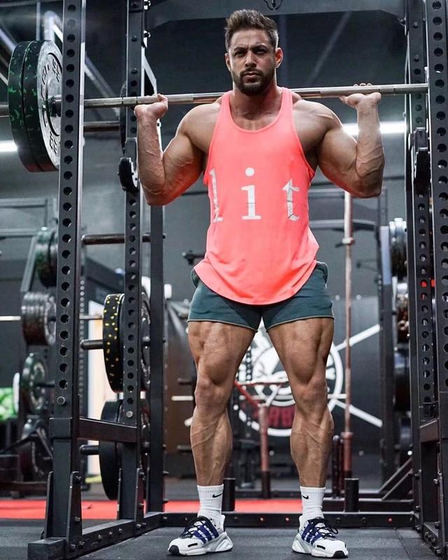 七夕撒狗粮，我只服C罗：肌肉身材搭档迷人娇妻，练腿太重要了