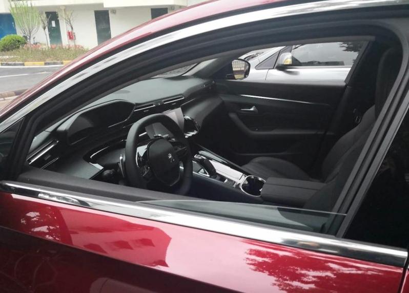 16年标致5081.8t当年落地多少钱,标致508l1.6t和1.8t哪个更值得购买