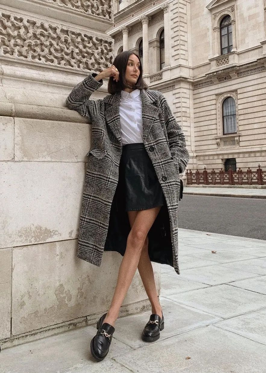 墨绿色格纹大衣怎样搭配好看,短款格纹毛呢大衣的搭配方法