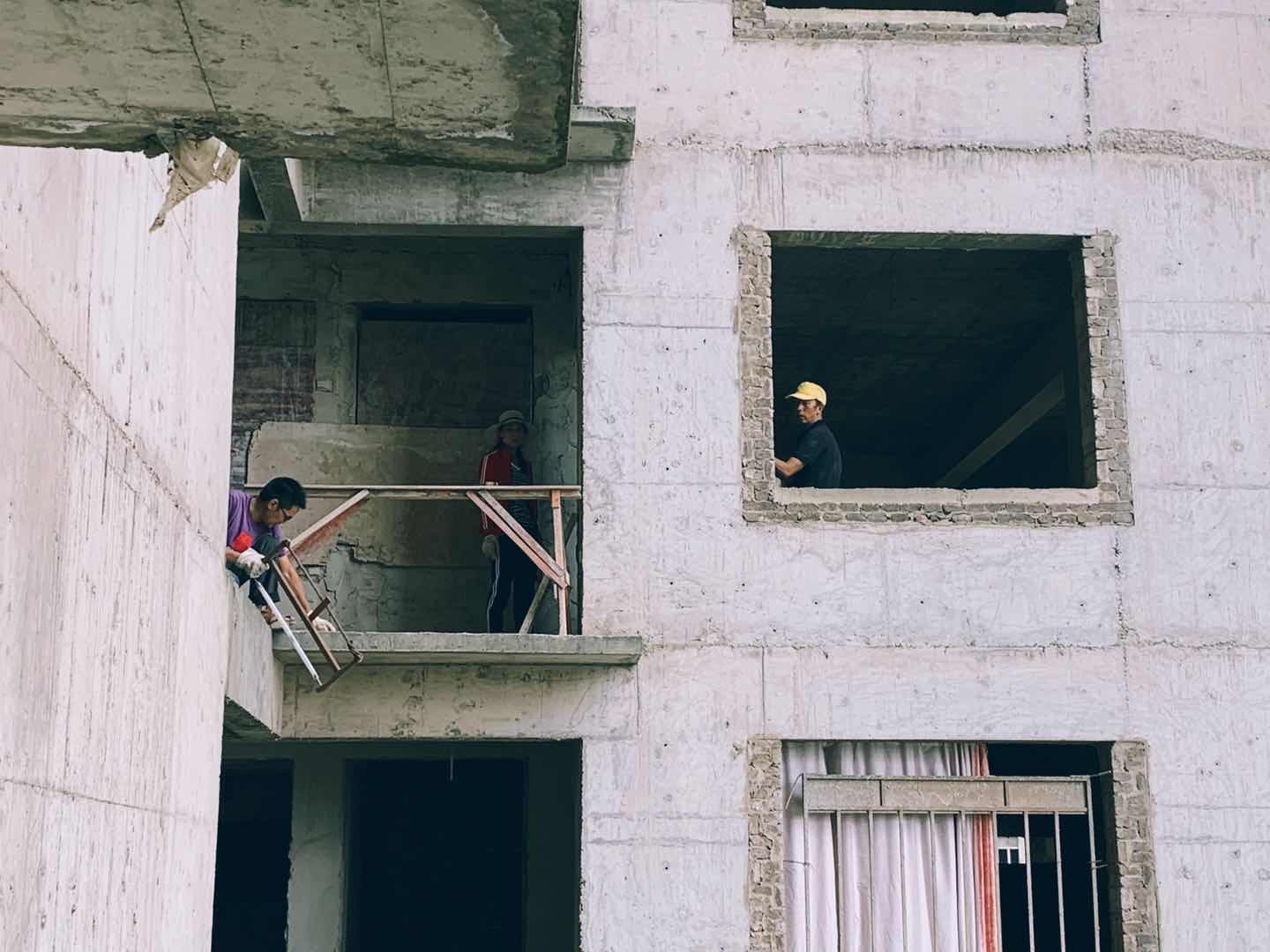 昆明3户居民住进烂尾楼新闻,昆明30多位业主住进烂尾楼