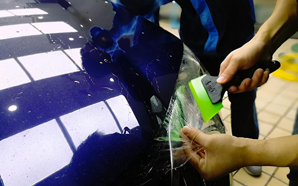 汽车贴膜什么颜色好,汽车玻璃贴膜详细步骤图解