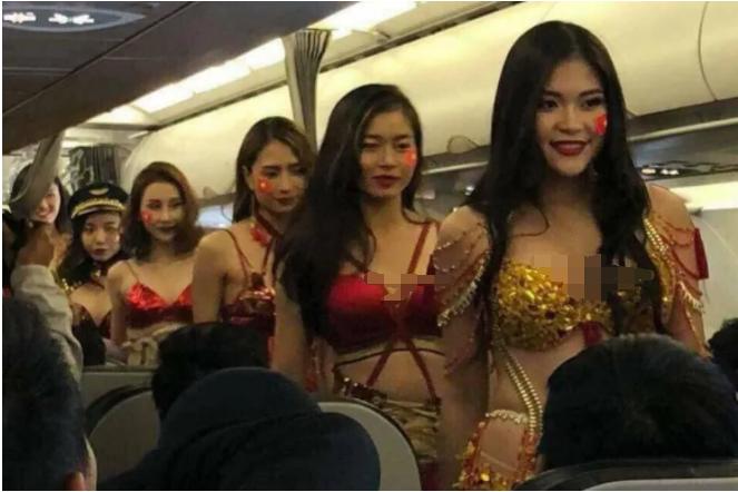 哪家航空公司空姐衣服是红色裙子,全球最漂亮空姐航空公司