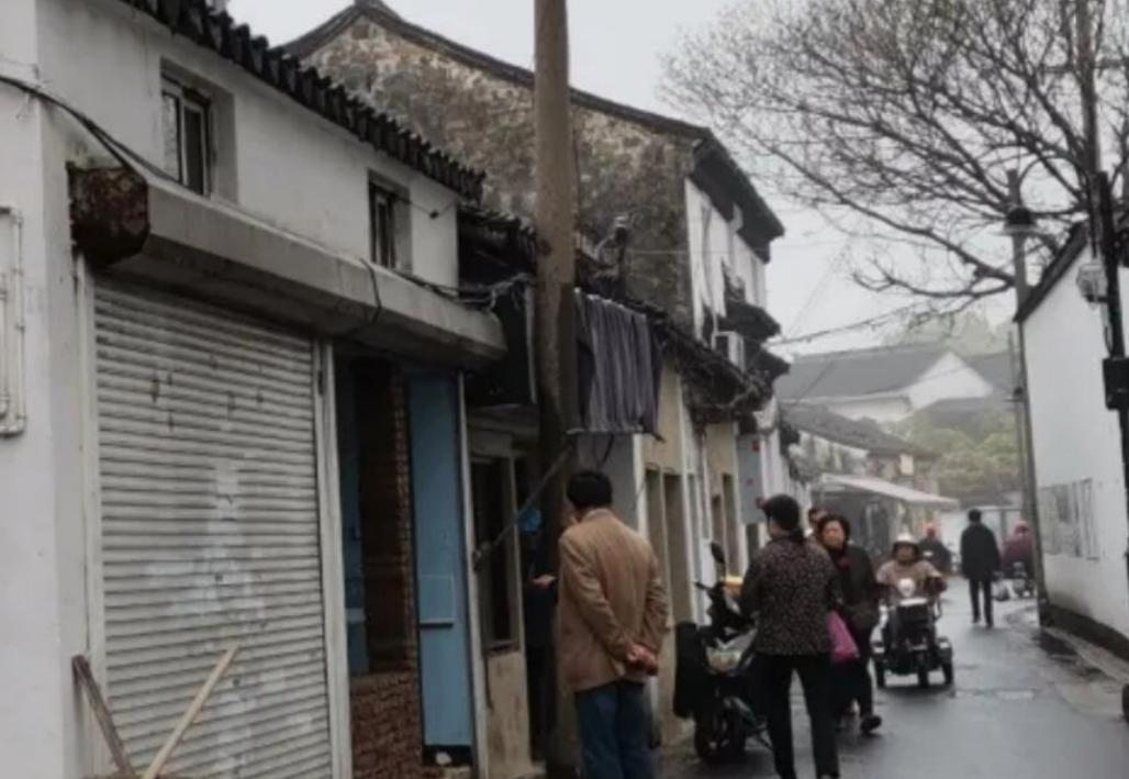 苏州网红牛肉包子店，天天被极力推荐，客人排长队，口碑褒贬不一