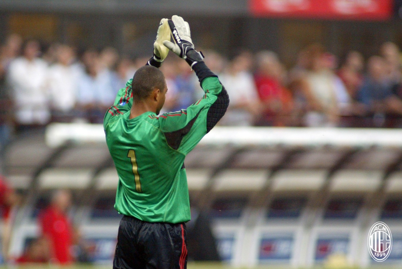 数说红黑|一夫当关万夫莫开，红黑军团的守护神