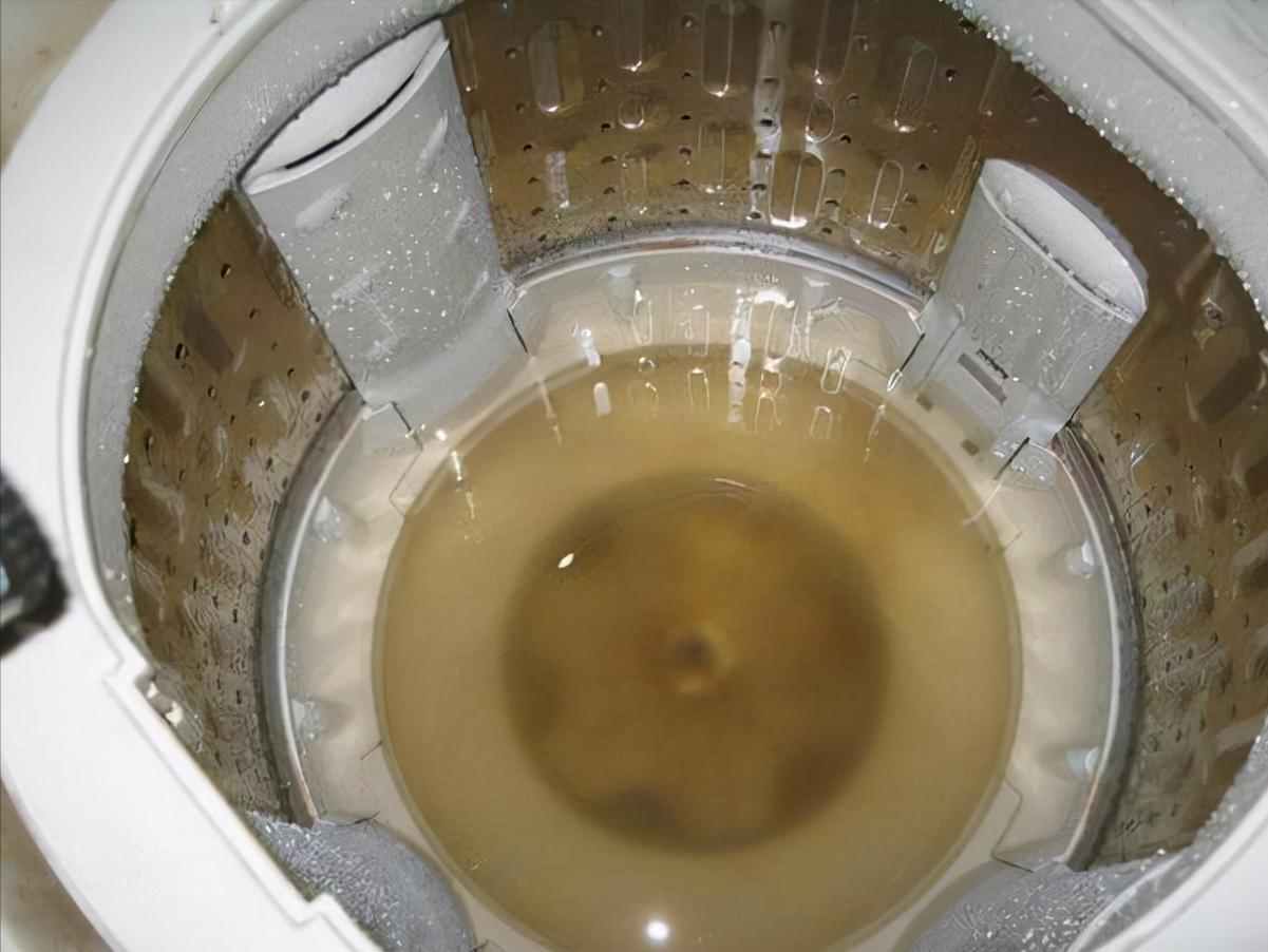 毛毛衣服怎么洗干后才柔顺,洗衣机洗出来衣服很多毛毛怎么办